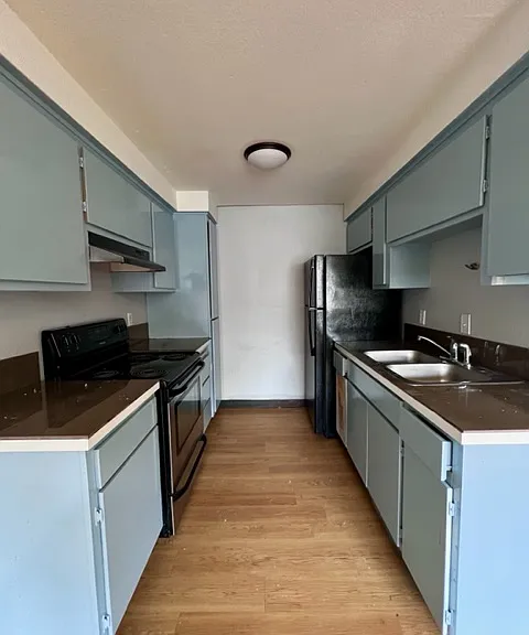 3322 Lombard Ave #2 — Photo 3