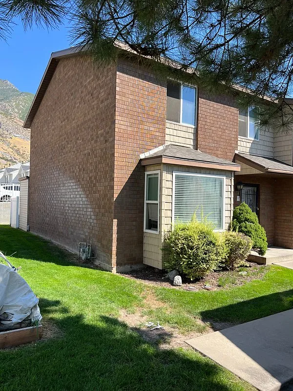 Hermoso Townhouse end-unit en Provo South East — Photo 2