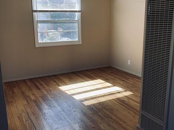4th image of 2471 Silver Lake Blvd #B