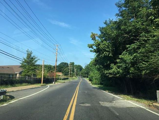 2nd image of 775 W Levi Rd