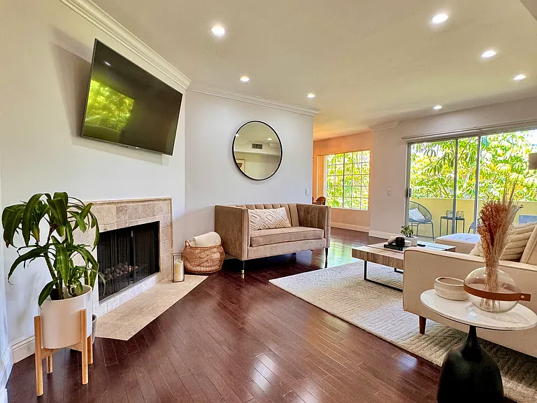 11730 Mayfield Ave #202B — Photo 12