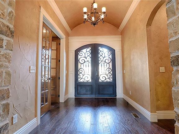 5th image of 15600 Bumblebee Ln