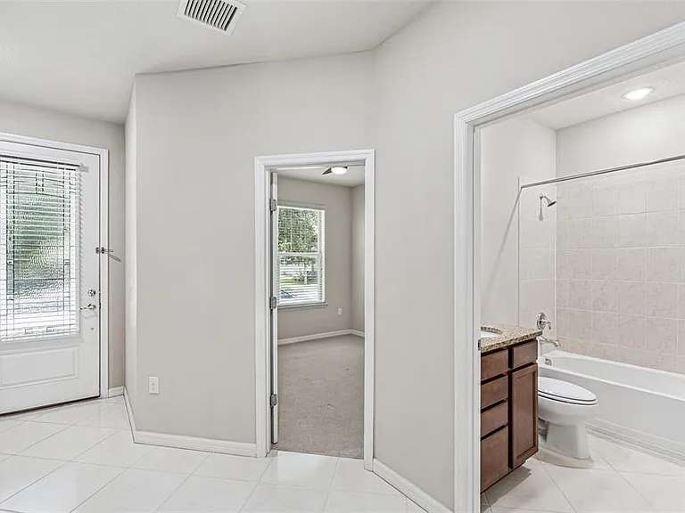 7260 Duxbury Ln — Photo 7