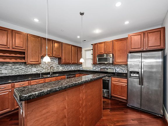 5th image of 7020 S Paxton Ave APT 1S