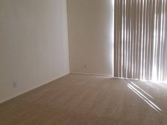 3rd image of 6001 Weeping Banyan Ln