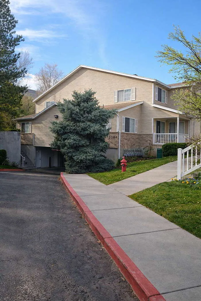 Building Photo - 5344-3600 West Point #16