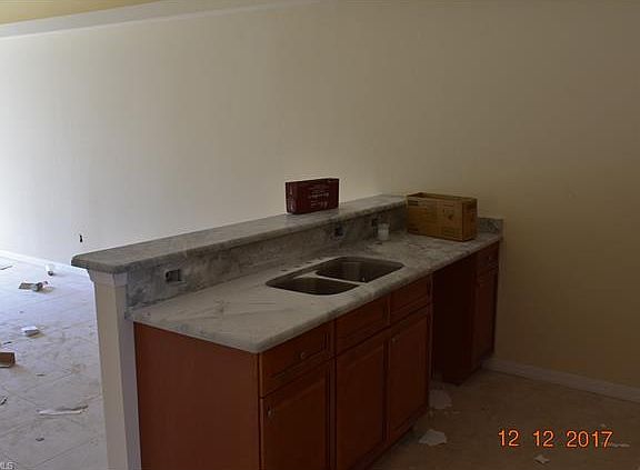 3rd image of 102/104 SE 12th Ter