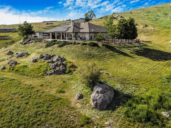 26700 Skyline Dr, Tehachapi, CA 93561