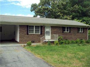 1915 Cedar Rd, Asheboro, NC 27203