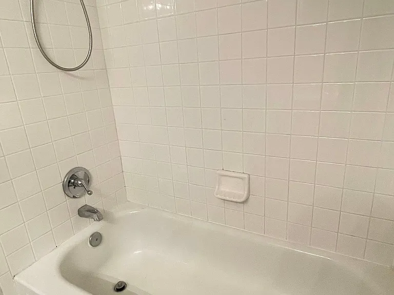 10016 Vanderbilt Cir #9 — Photo 11