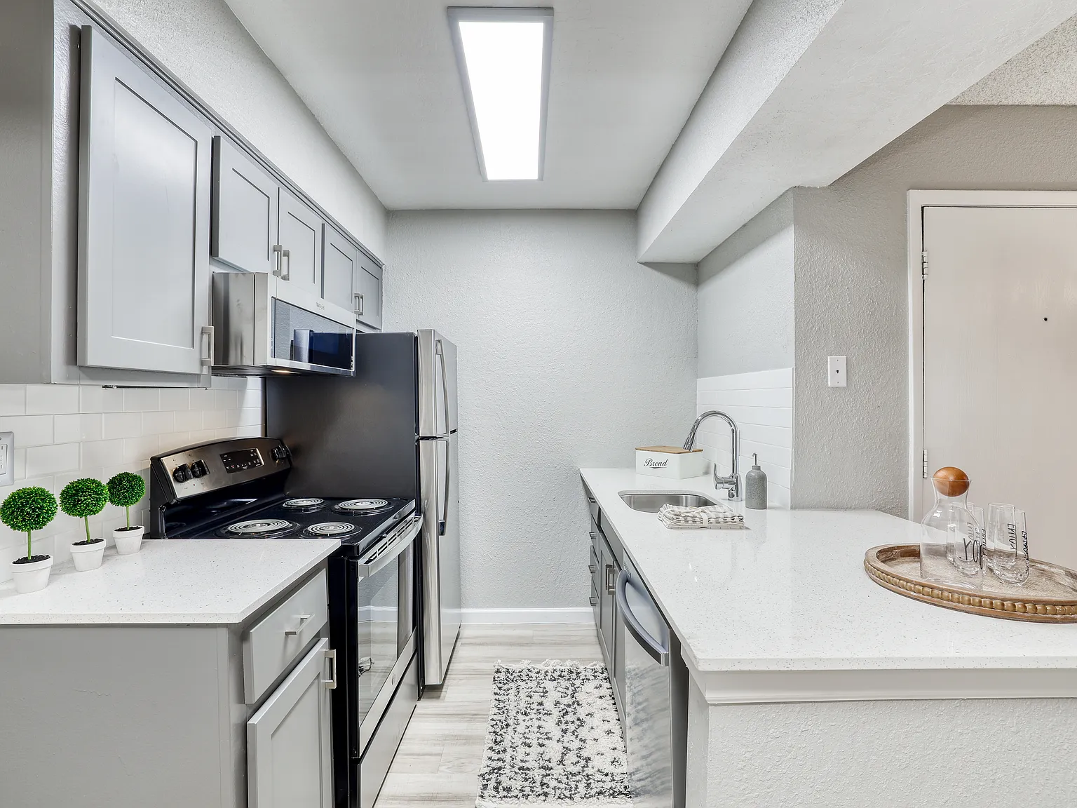 Senara Apartments — Photo 2
