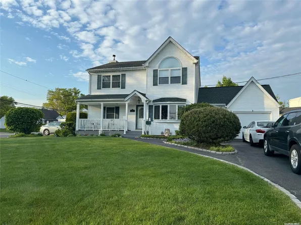 147 Foster Boulevard, Babylon, NY 11702