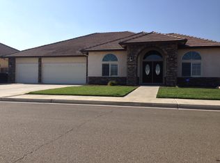 3340 Mission Dr, Hanford, CA 93230