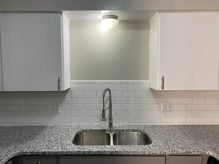 Yukon Heights Apartments — Photo 53