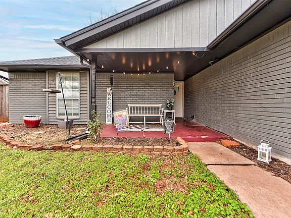 3rd image of 1004 S Neptune Rd