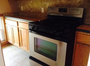 28 Buffinton St #3, Fall River, MA 02721