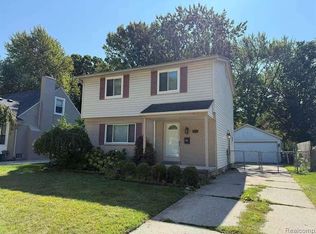 3245 Parker Dr, Royal Oak, MI 48073
