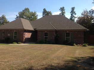 570 Bob White Ln, Benton, LA 71006