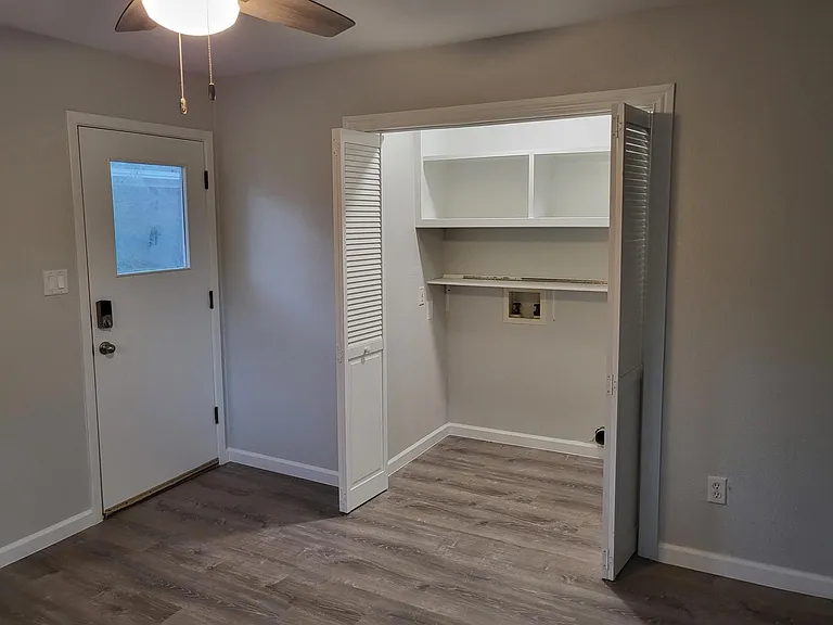6912 Meadowbrook Dr — Photo 11
