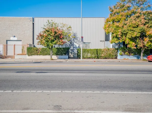 11643 Tuxford St, Sun Valley, CA 91352