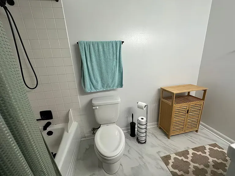 117 Marine Dr #D — Photo 5