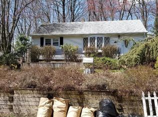 5 Bell Ln, Spring Valley, NY 10977