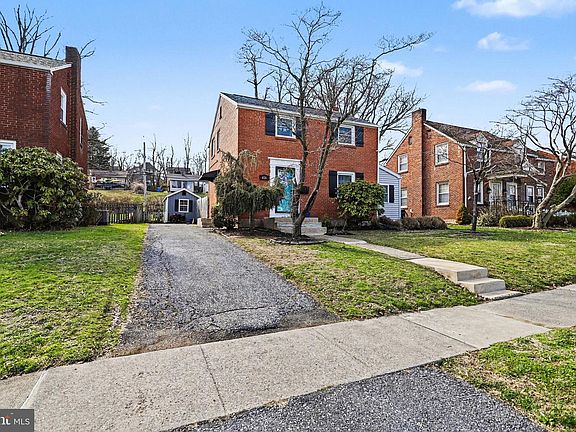 3rd image of 416 Poplar Ave