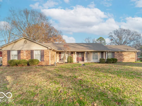 585 Avon Rd, Plainfield, IN 46168