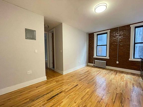 3rd image of 2111 Beekman Pl APT 2G