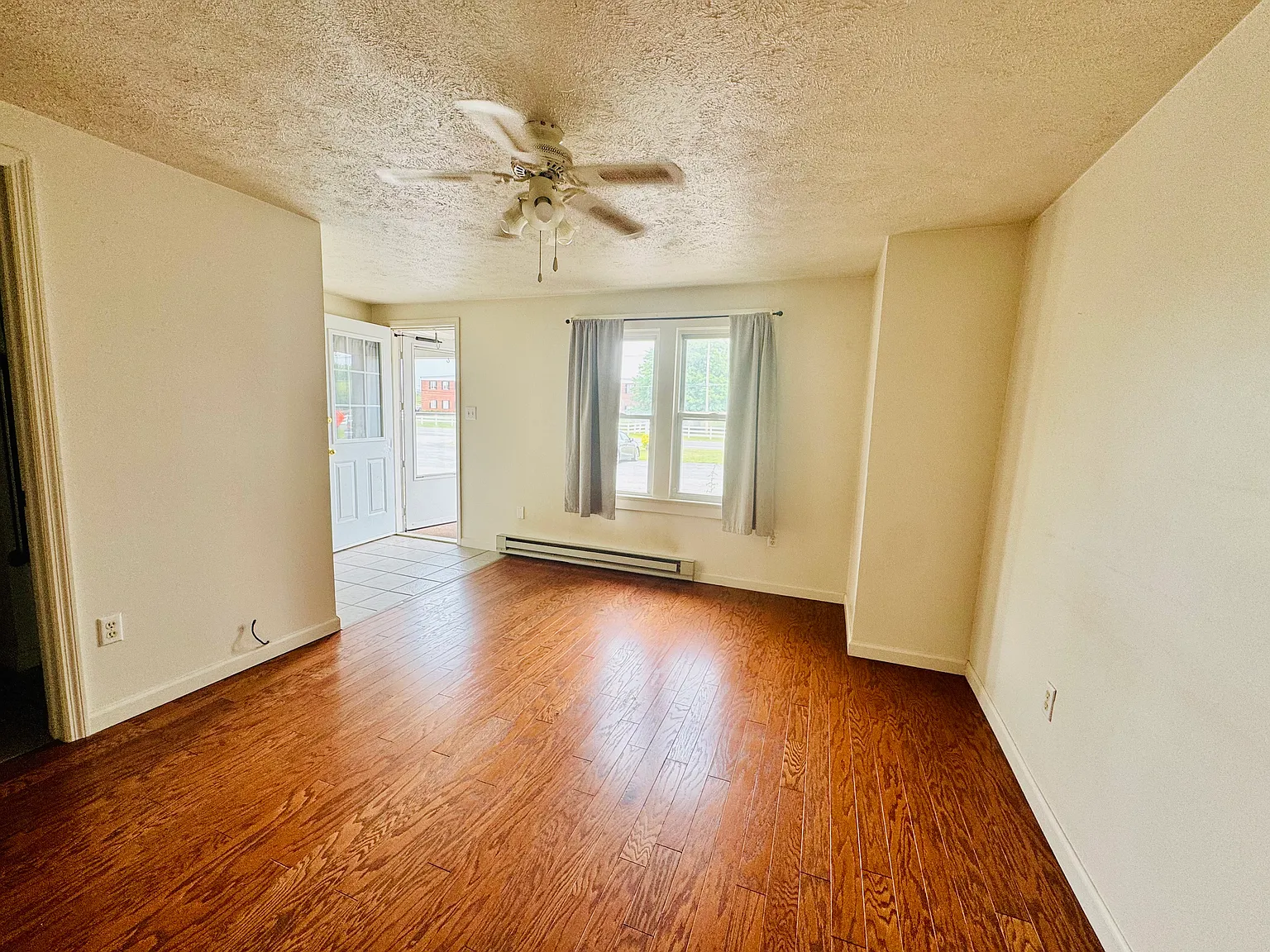 1 bed, $975 — Photo 1
