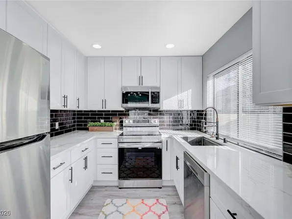 1040 Neil Armstrong Cir, Las Vegas, NV 89145