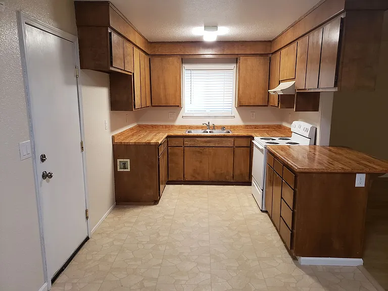 1127 Jaxon Way — Photo 6