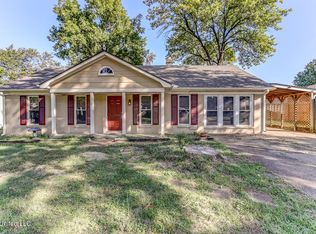 1786 Rapier Dr, Horn Lake, MS 38637
