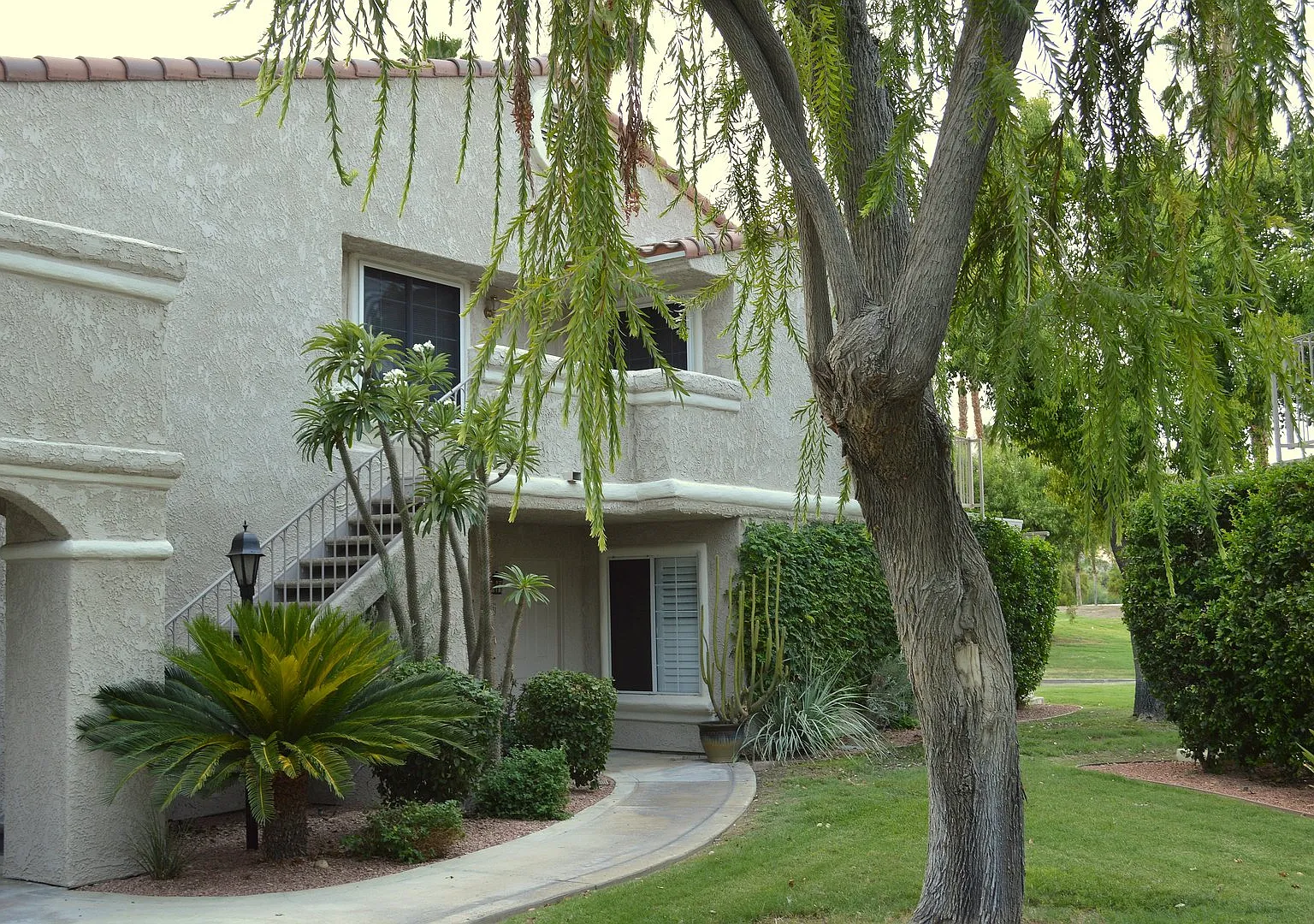 Mesquite Country Club Furnished End Unit. Seasonal — Photo 2
