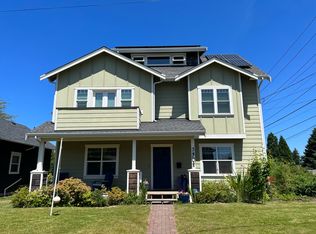 3902 SW Kenyon St, Seattle, WA 98136