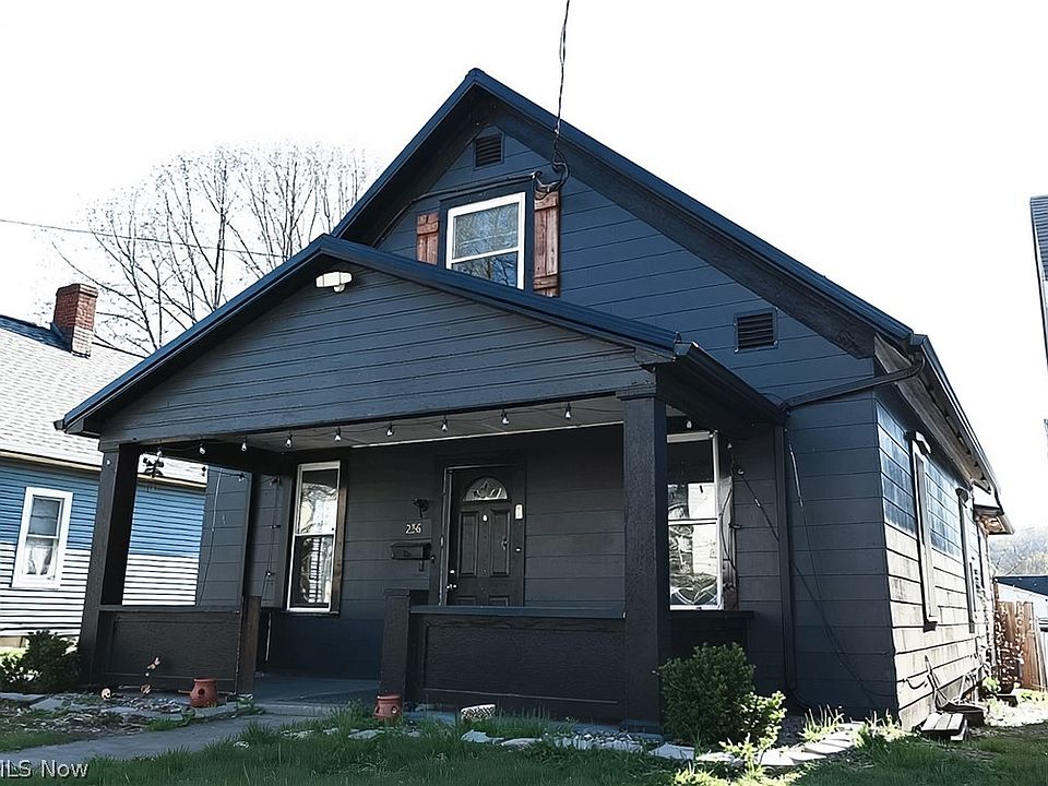 1st image of 256 N Main St