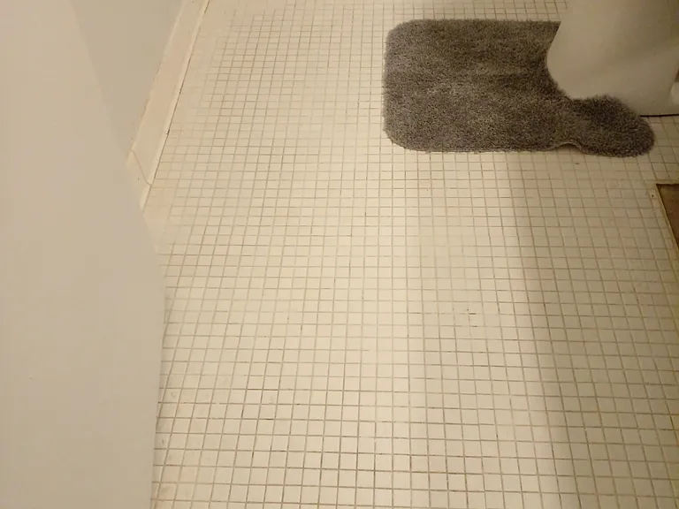 2 bathroom upstairs