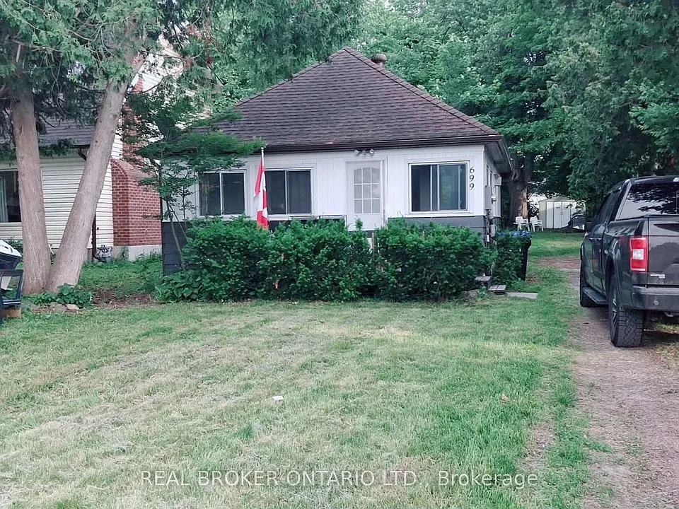699 Innisfil Beach Rd