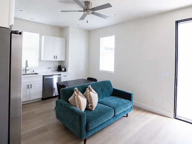 1525 Mount Gln #1 — Photo 4