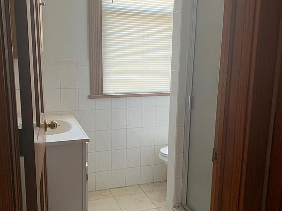 4th image of 2604 Harris Ave APT 1