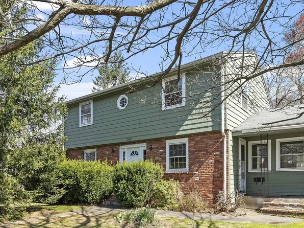 300 Lowell St, Wakefield, MA 01880