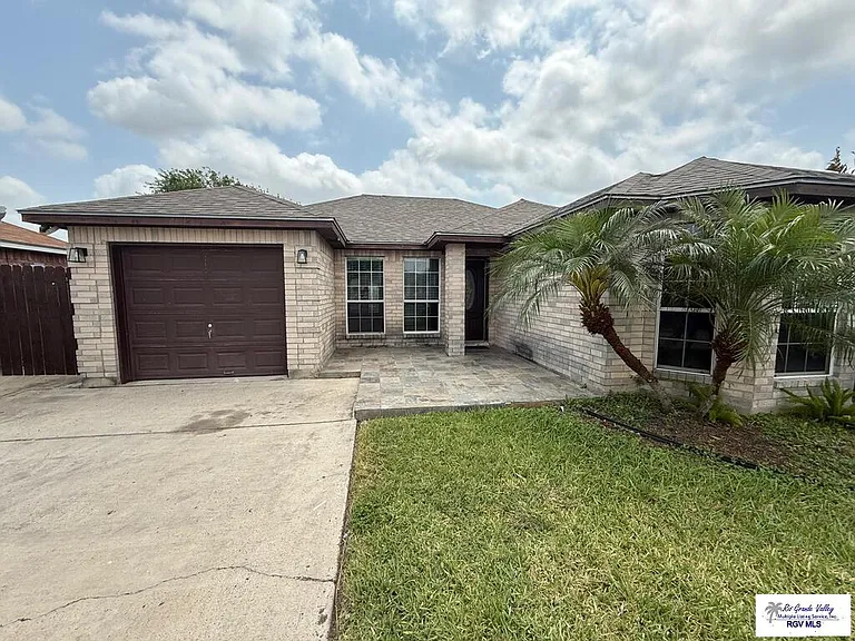 2811 Pompeii St — Photo 2