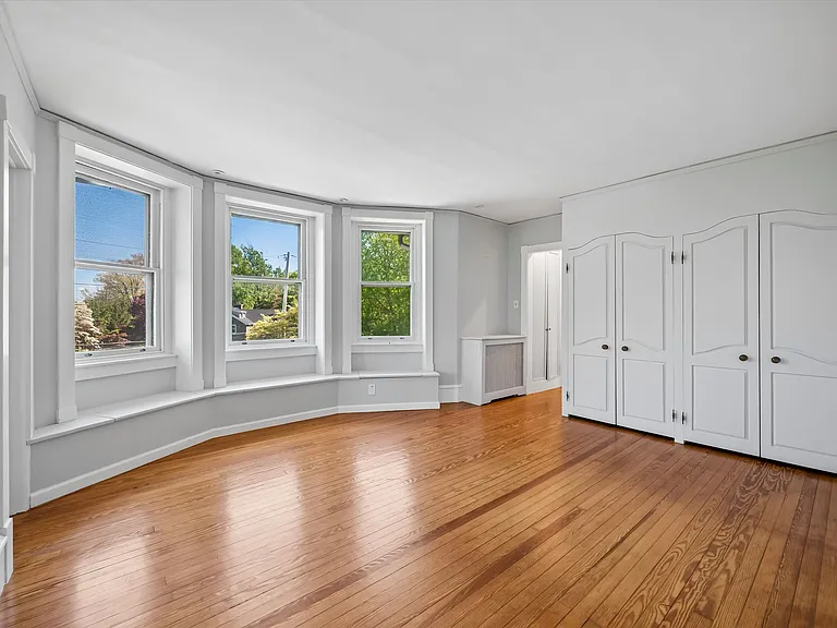 416 E Athens Ave — Photo 17
