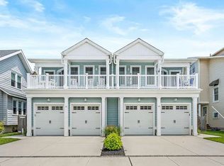 121 E Lavender Rd, Wildwood Crest, NJ 08260
