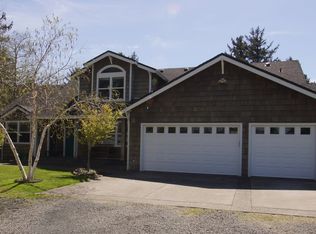 661 9th St, Seaside, OR 97138