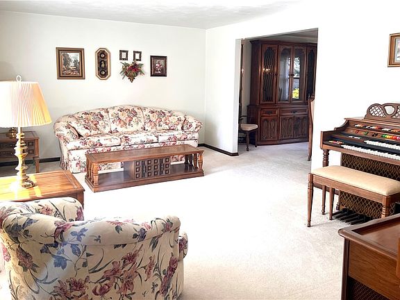 2nd image of 23 Aspen Dr