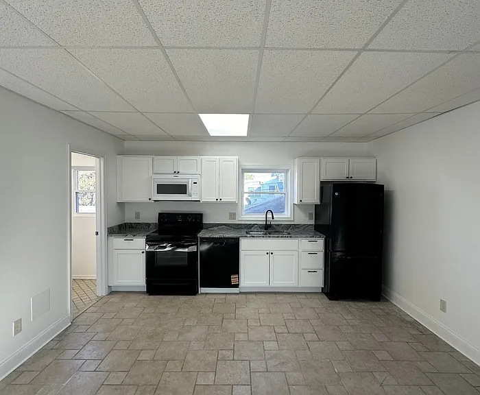 113 E Middle St #3 — Photo 3