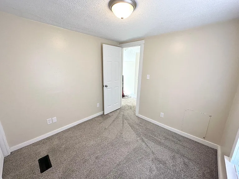 214 Myrtle Ave — Photo 14