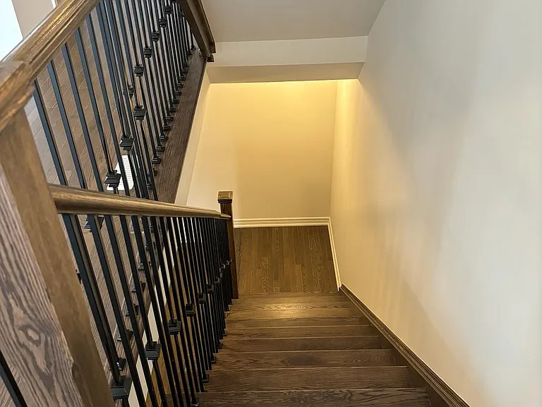 504 Littlewood Ln — Photo 5