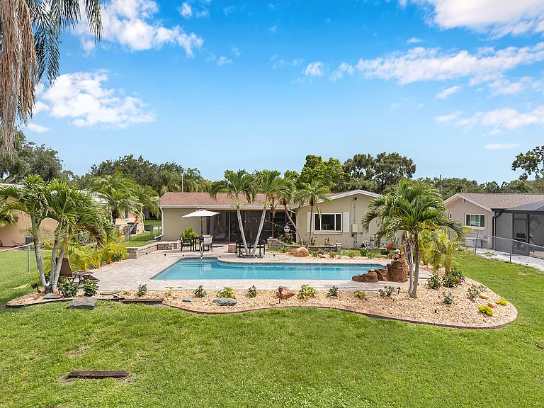 2420 Fairbanks Dr — Photo 92